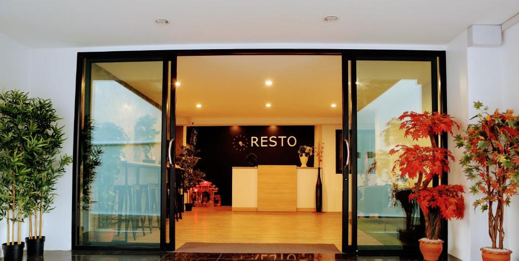 The Resto — photo 1