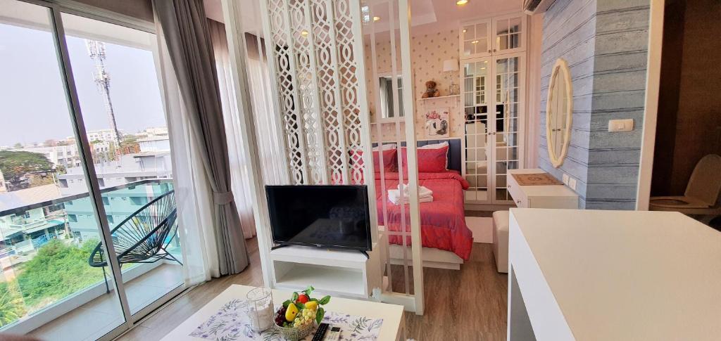 Sweet Seaview flr6 with toproop pool flr7 at The BluX Bangsaen — photo 1