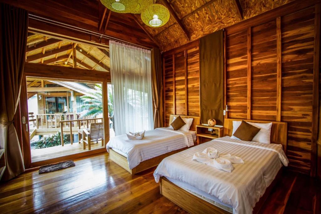 Tique Series Boutique Resort (SHA Extra Plus) photo 2