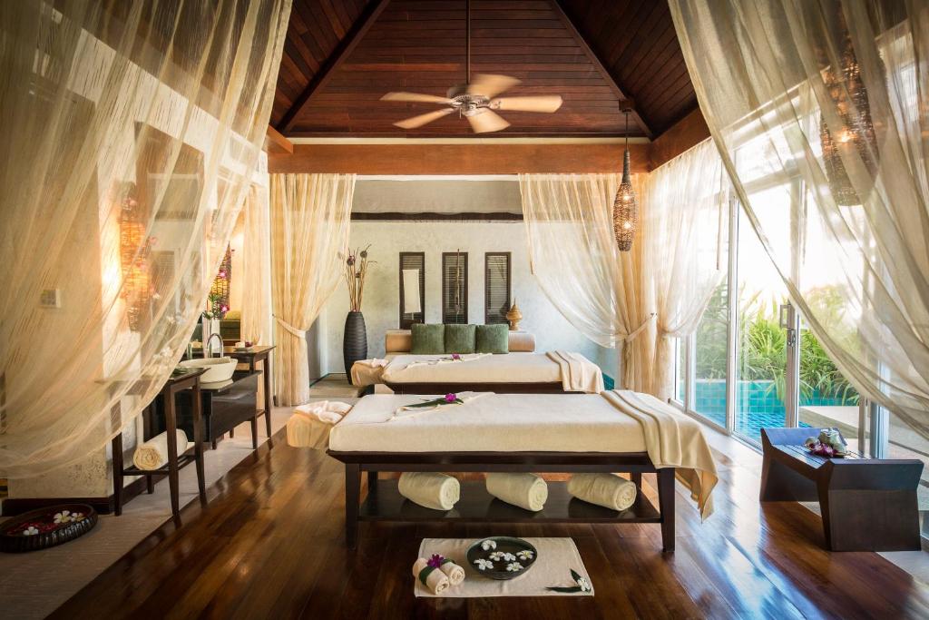 ROBINSON KHAO LAK photo 2