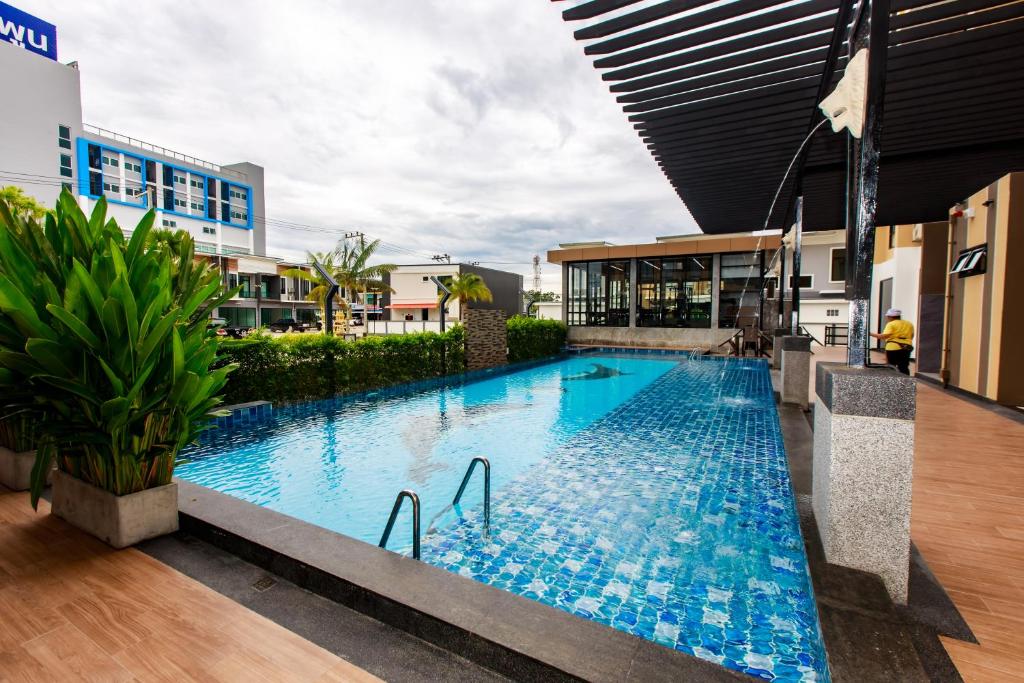 Siri Hotel Lumphun photo 2