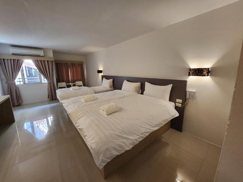 Prom Ratchada Prom Ratchada Hotel — Bangkok · tripingguide