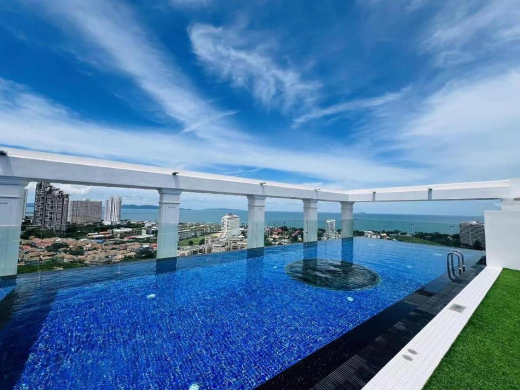 The Empire Tower Pattaya — photo 1
