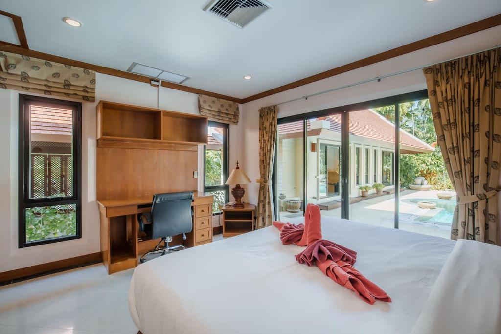 Solas Pool Villa Grand Villa With Private Pool photo 2