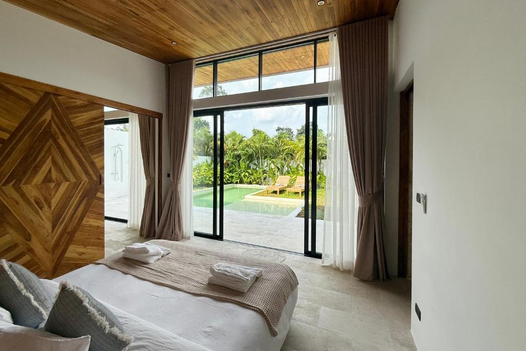 Golden Palm Pool Villa near Fishermans Village photo 2