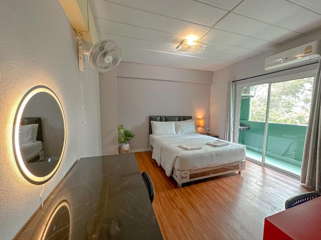 T.U.B. Mansion photo 2