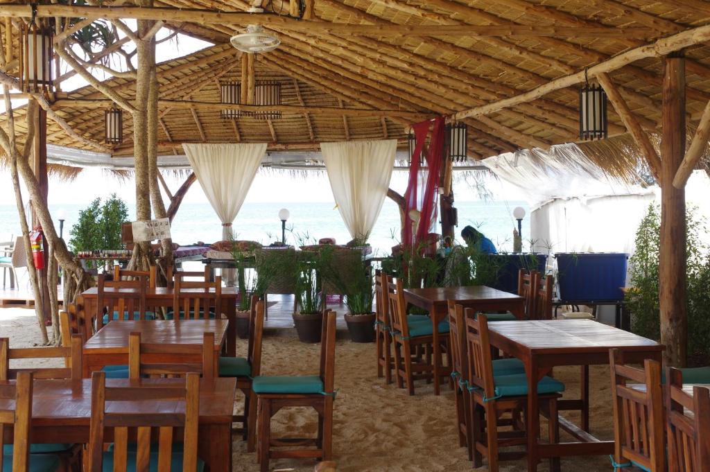 Thai House Beach Resort photo 2