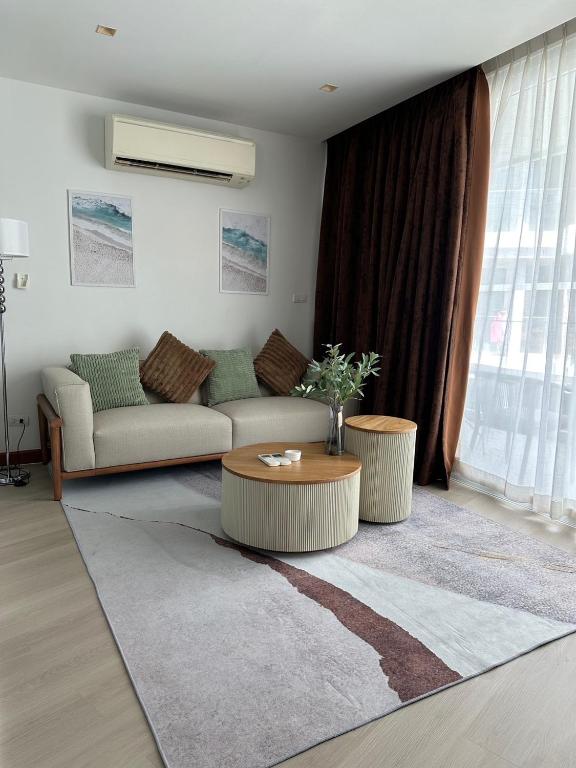 The beach front Condo — photo 1