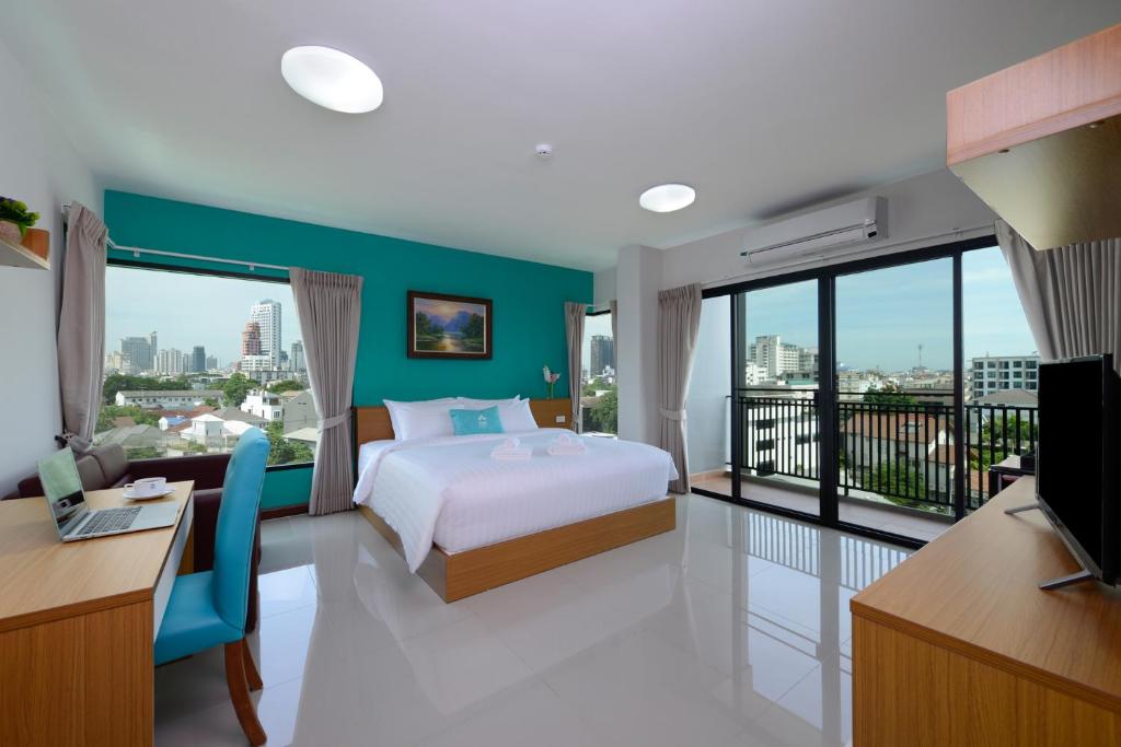 SiRi Ratchada Bangkok photo 2