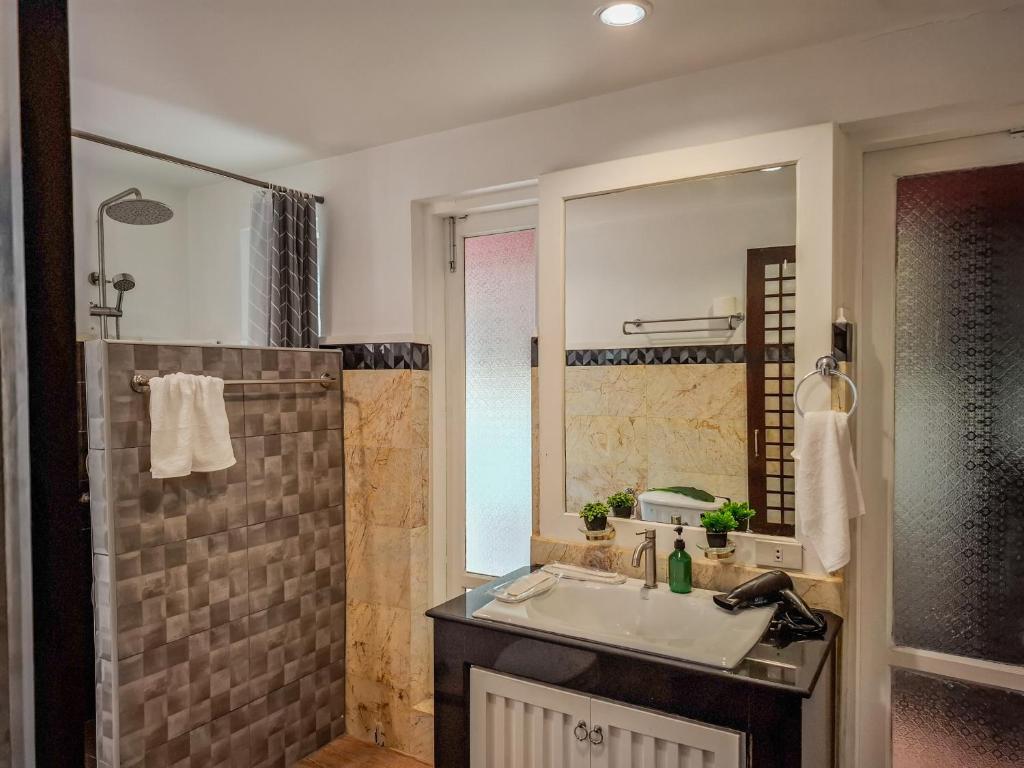 Thabali Oasis:3BHK private pool villa + Sauna photo 3