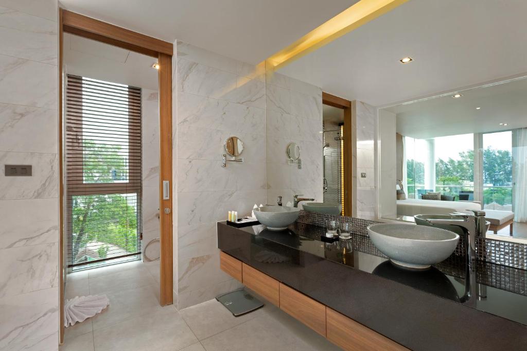 Splash Beach Resort Phuket photo 2