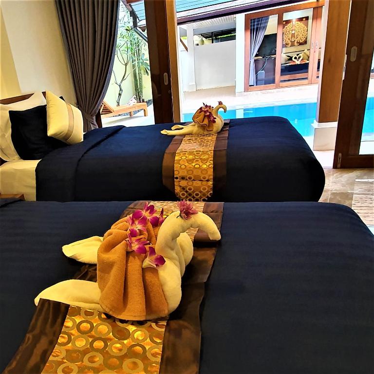 Orange palm pool villa photo 2
