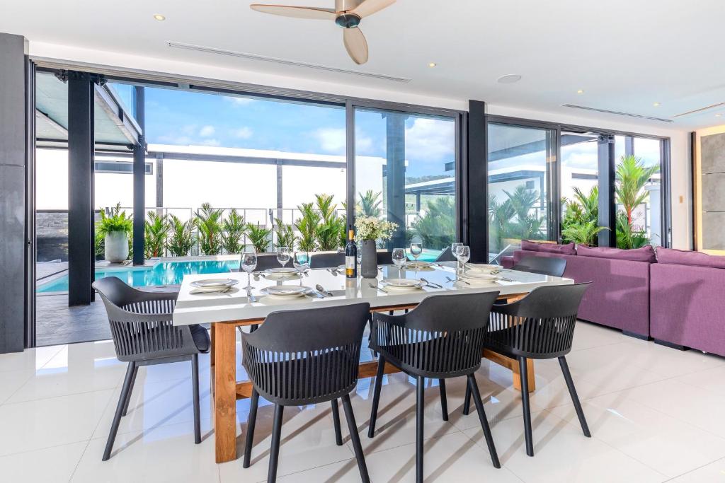 Loft-Style Hyper Modern 4Br Villa Sunset garden 6 with 12x5m Salt Pool photo 3