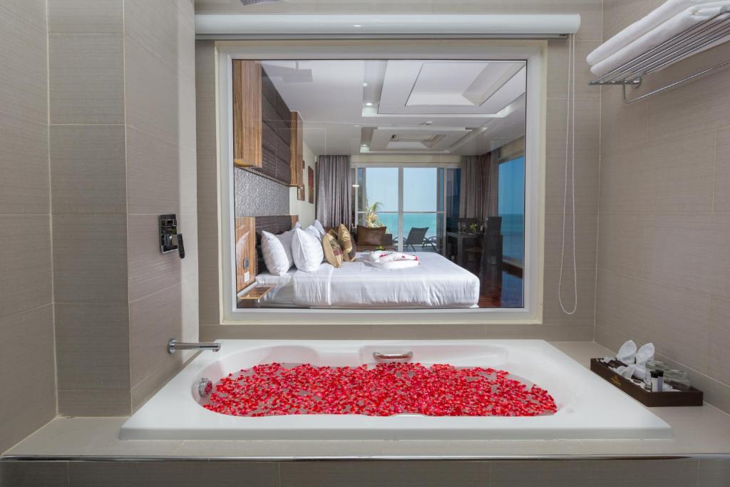 Royal Beach Boutique Resort & Spa Koh Samui — photo 1