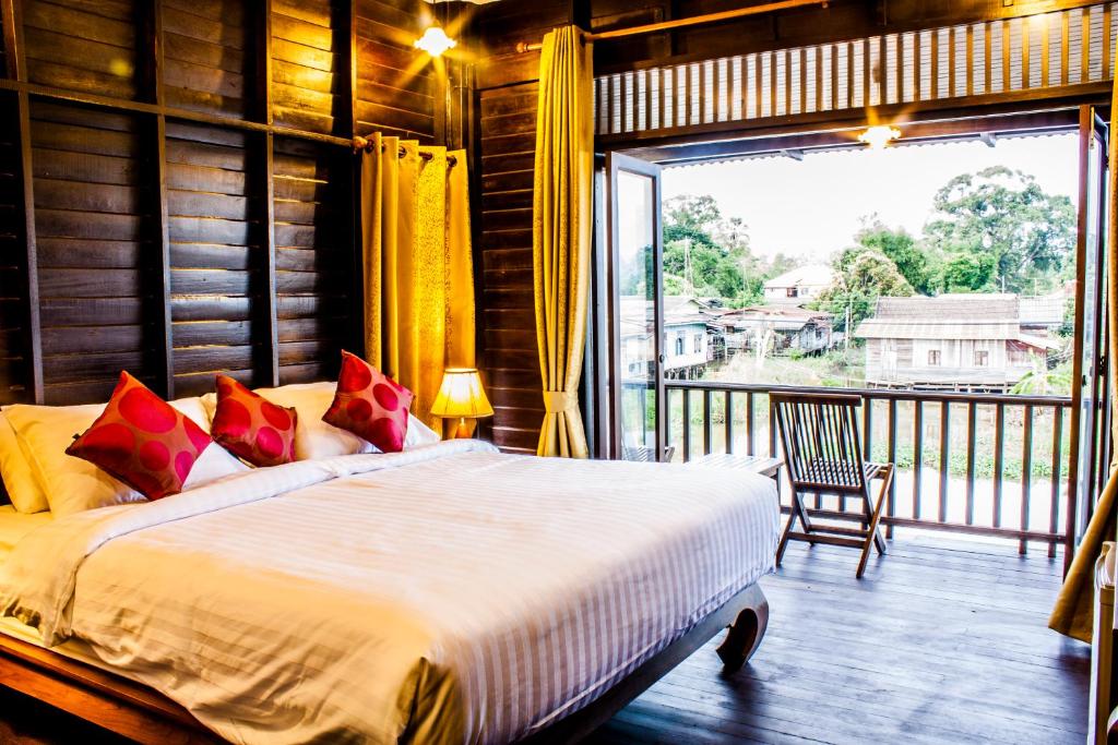 The Bank River House Ayutthaya photo 2