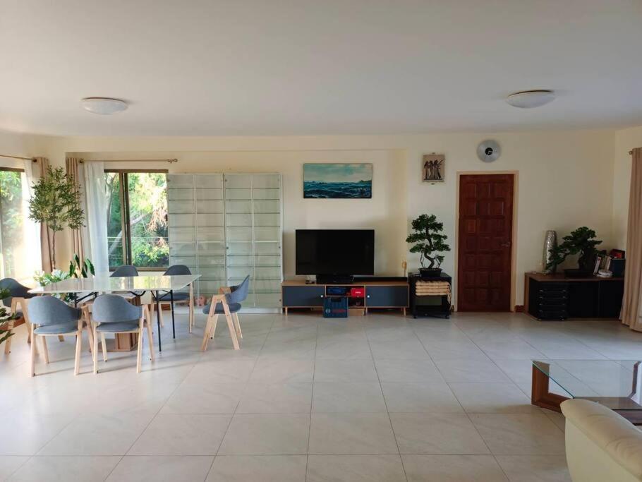 TRIPLET Suite Rayong Seaview Private Beach photo 3
