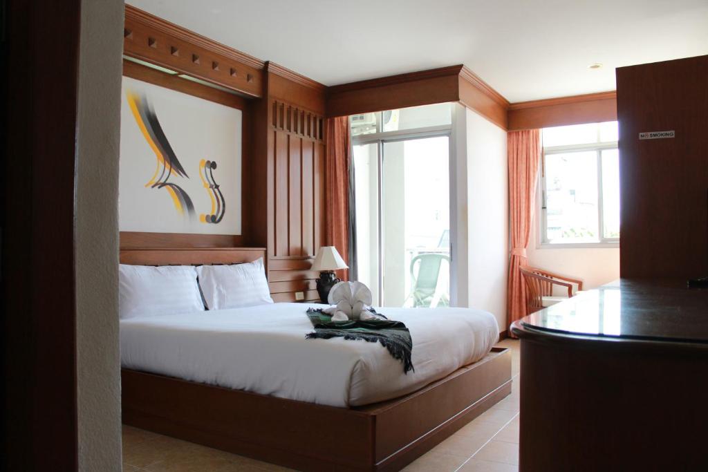 Talya Patong Hotel — photo 1