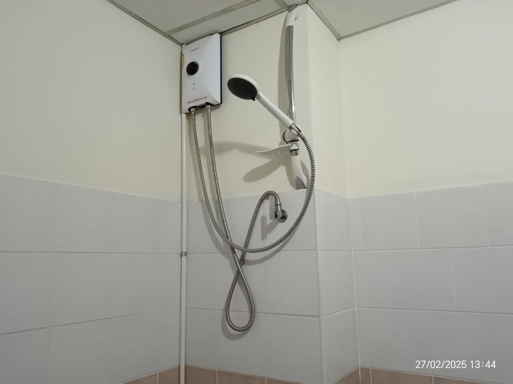 Rimhard Jomtiean41 photo 3