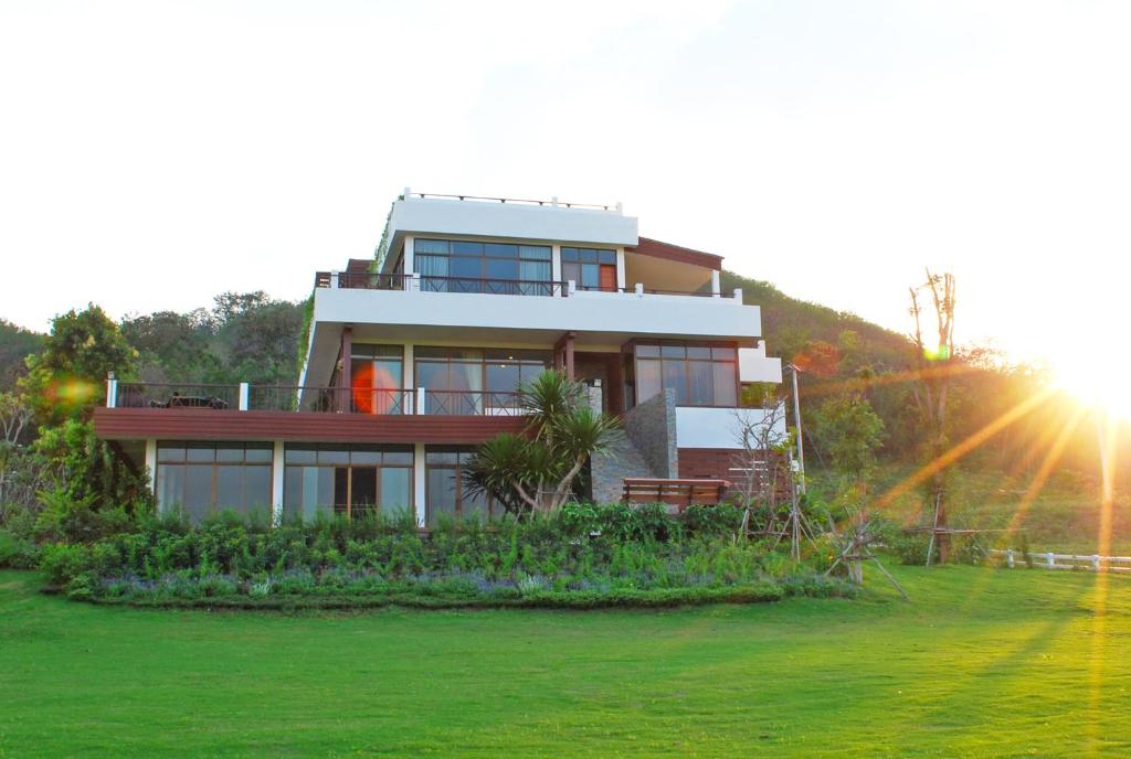 The Belmont Khao Yai Private Mansion — photo 1