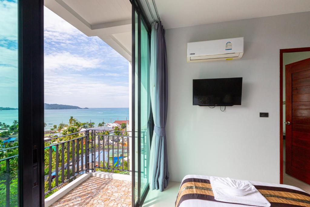Rossarin Sea View Patong photo 3