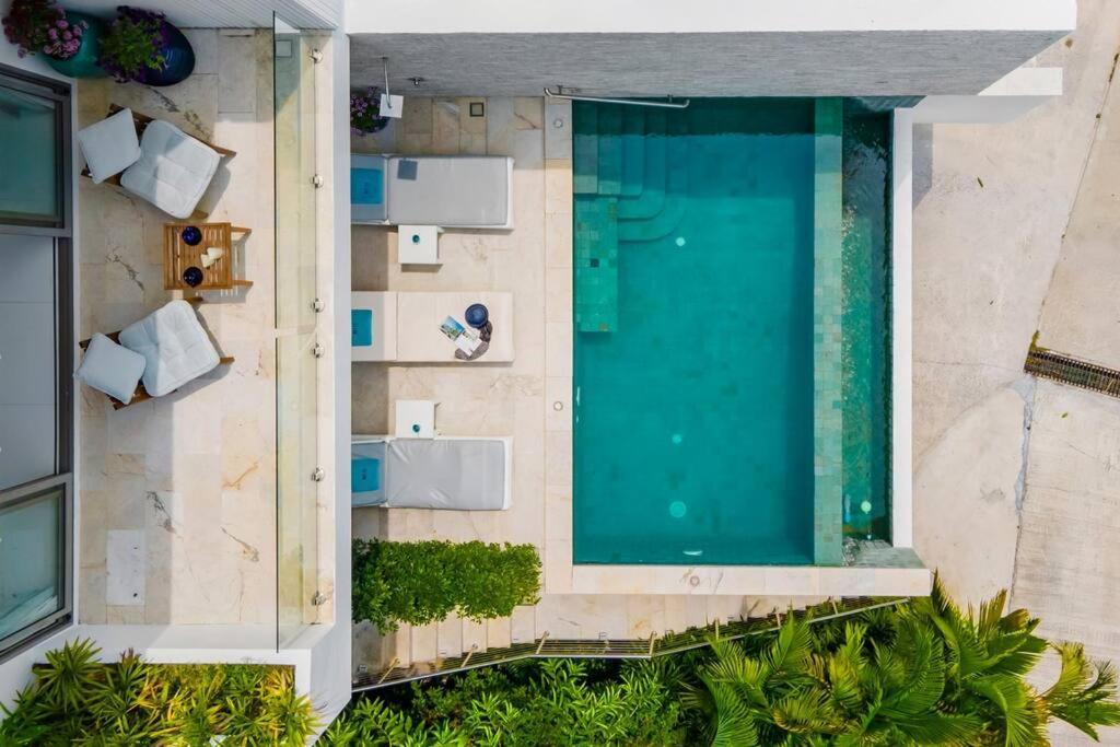 Shades of Blue Villa photo 3
