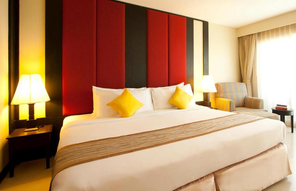Intimate Hotel Pattaya - SHA Extra Plus photo 2