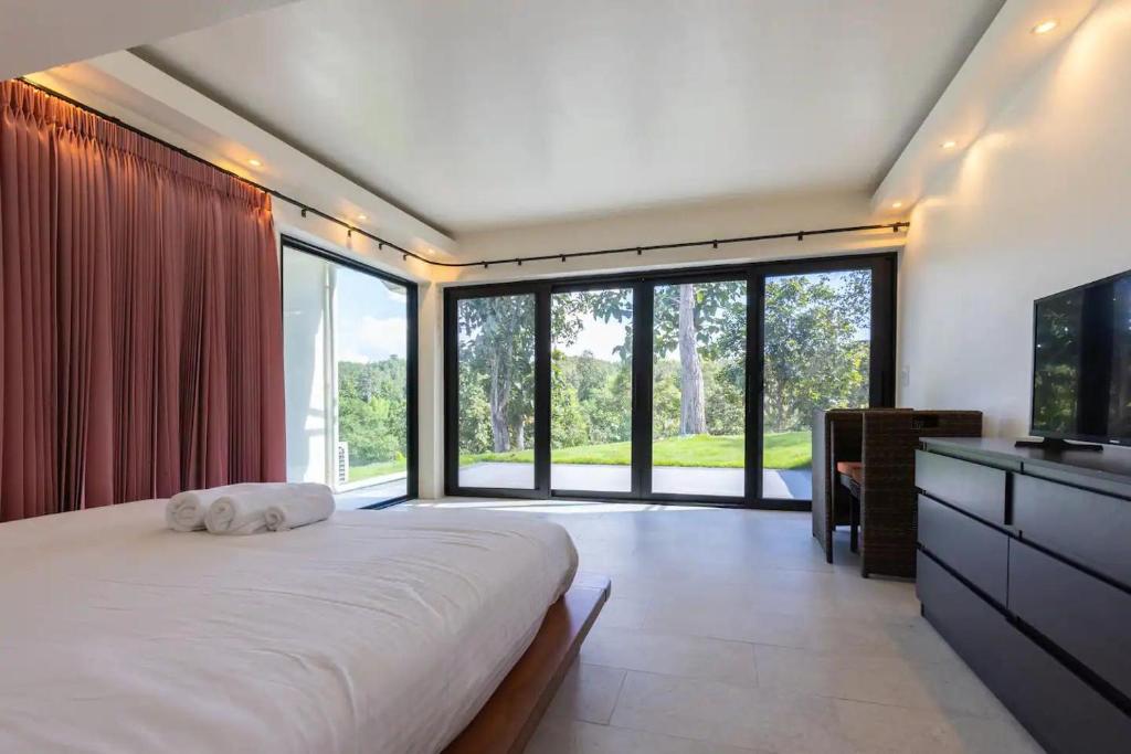 Stunning 3-Bed Villa in Chiang Mai photo 2