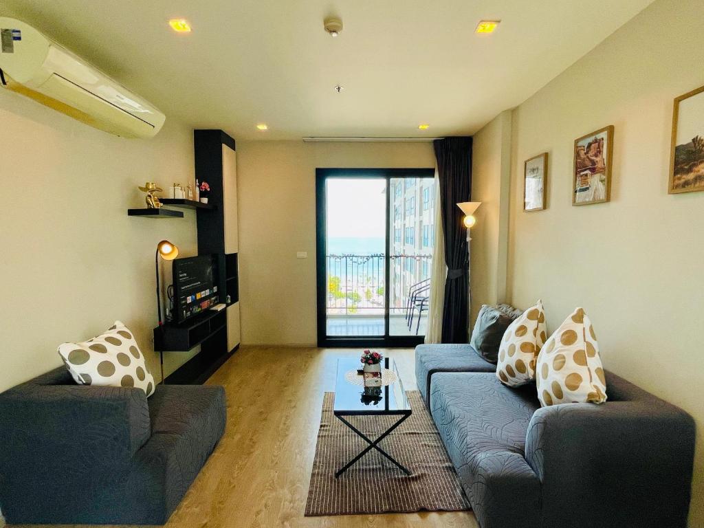 The base condo 2 bed 2 bath by Pupu photo 3