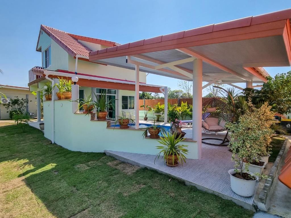 Tina's Living Paradise - Guesthouses with private pool photo 2