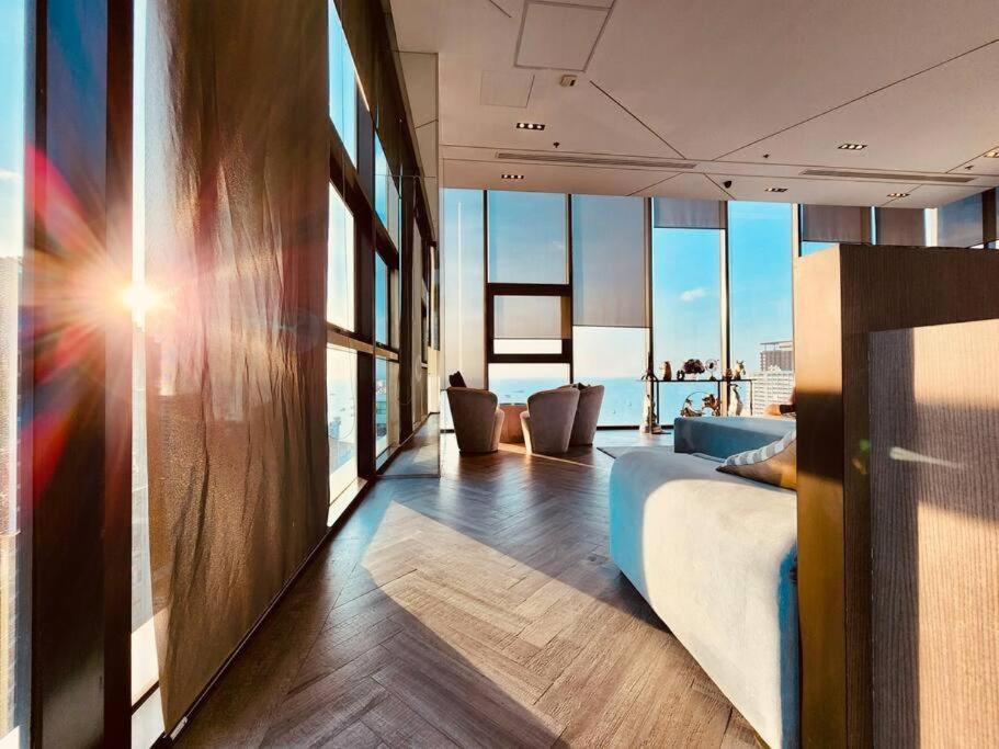 Sea View 2 Bed Room High Floor photo 2