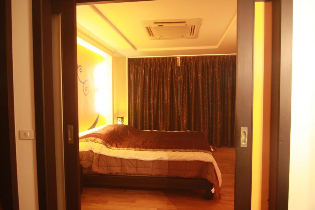 Room 6 pattaya tower photo 2