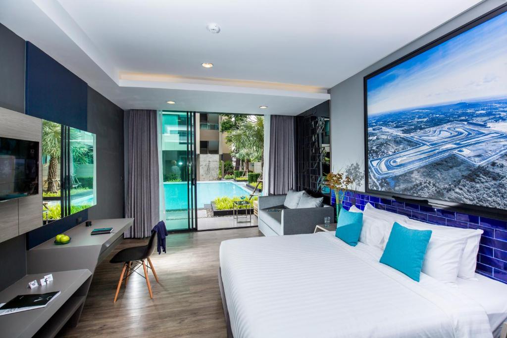 The Crystal Hotel Buriram - formerly X2 Vibe Buriram photo 2