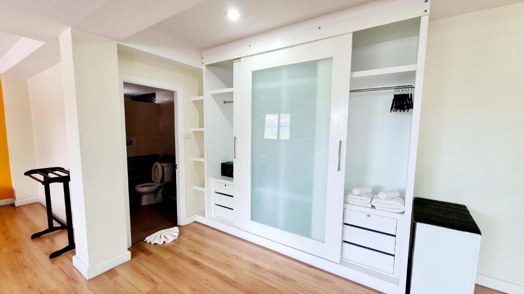 TP House at town photo 3