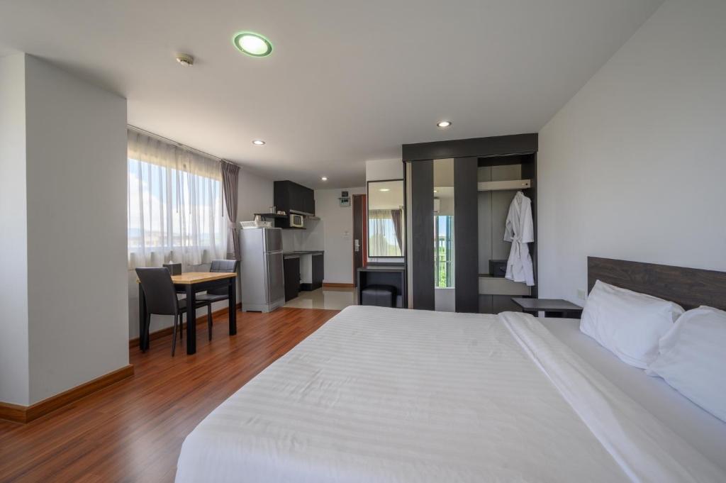 Winner Sriracha Serviced Apartment photo 2