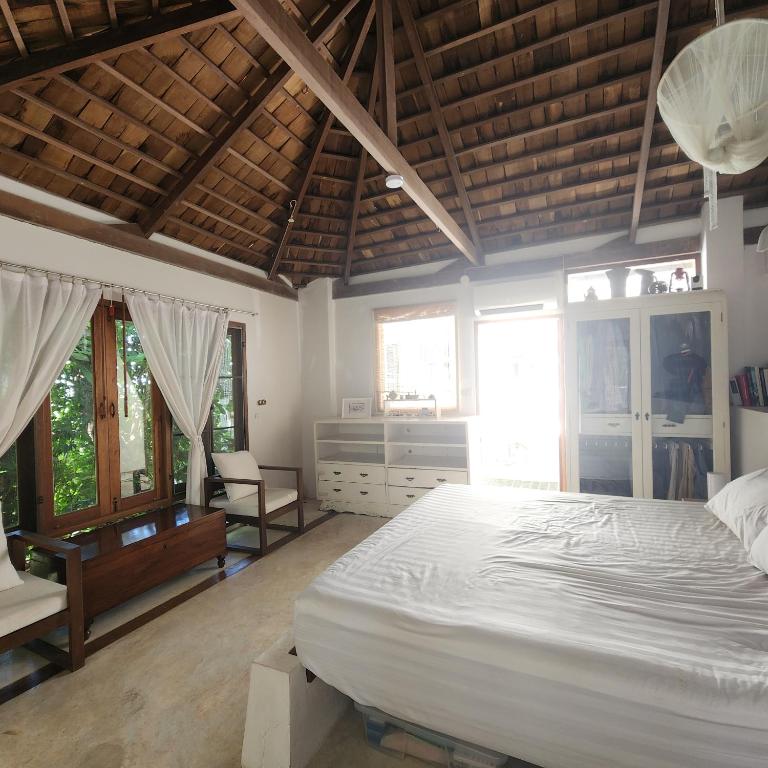 The Hip House Villa Phuket photo 2