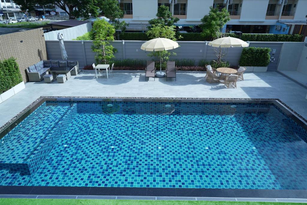 Three Seasons Bangkok photo 2