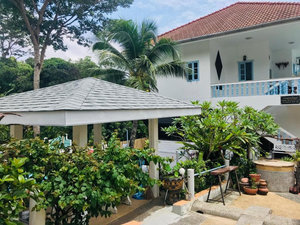Residy Retreat x Baan Suan Villa photo 3
