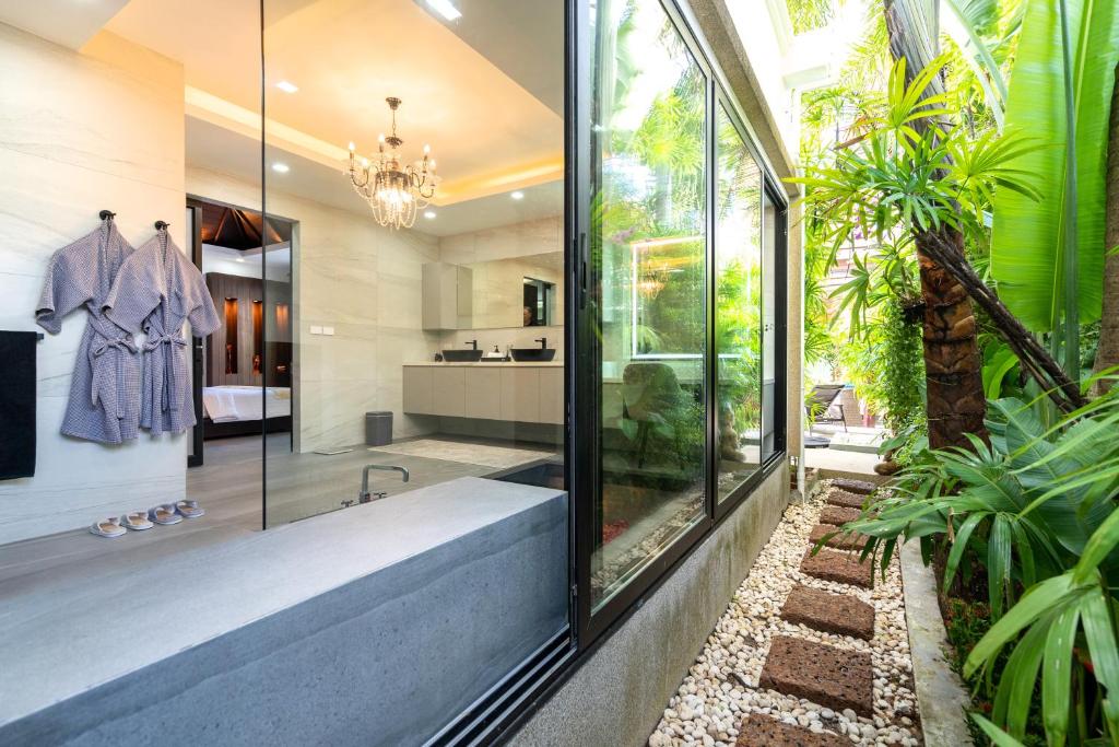 The Thara Villa Surin Beach photo 2