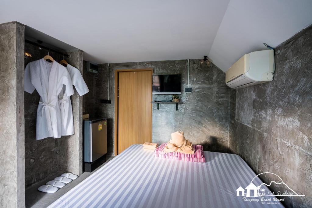 Sichang Marina Resort photo 3