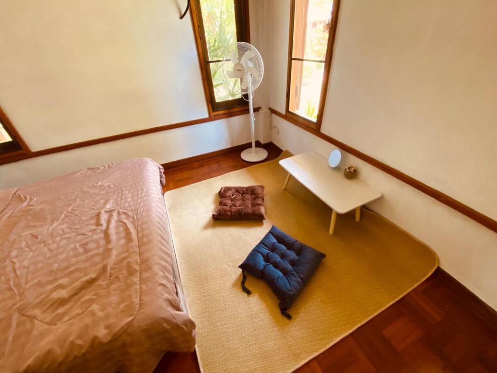 Terrace house & beautiful garden photo 2