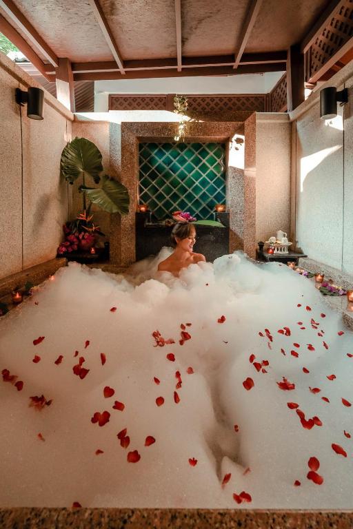 Thavorn Beach Village Resort & Spa Phuket photo 2
