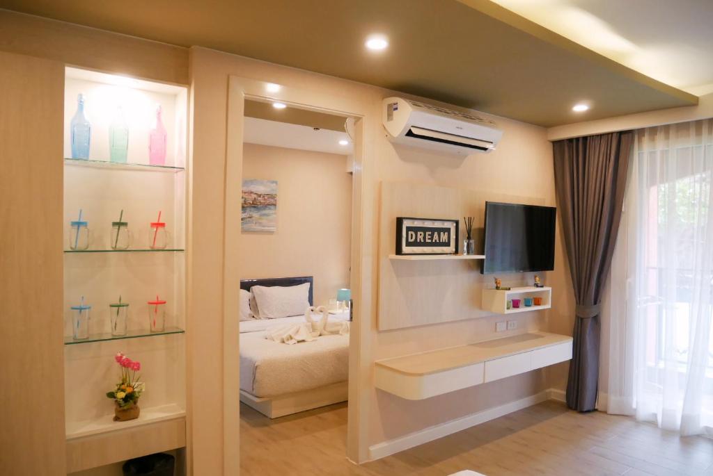 Seven Seas Pattaya Poolside Room ห้องติดสระ photo 2