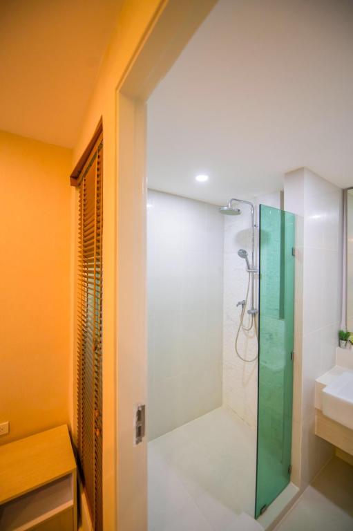Seven Seas Pattaya Poolside Room ห้องติดสระ photo 3