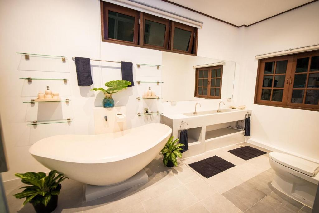 Teak Hill Pool Villa-Michelia photo 3