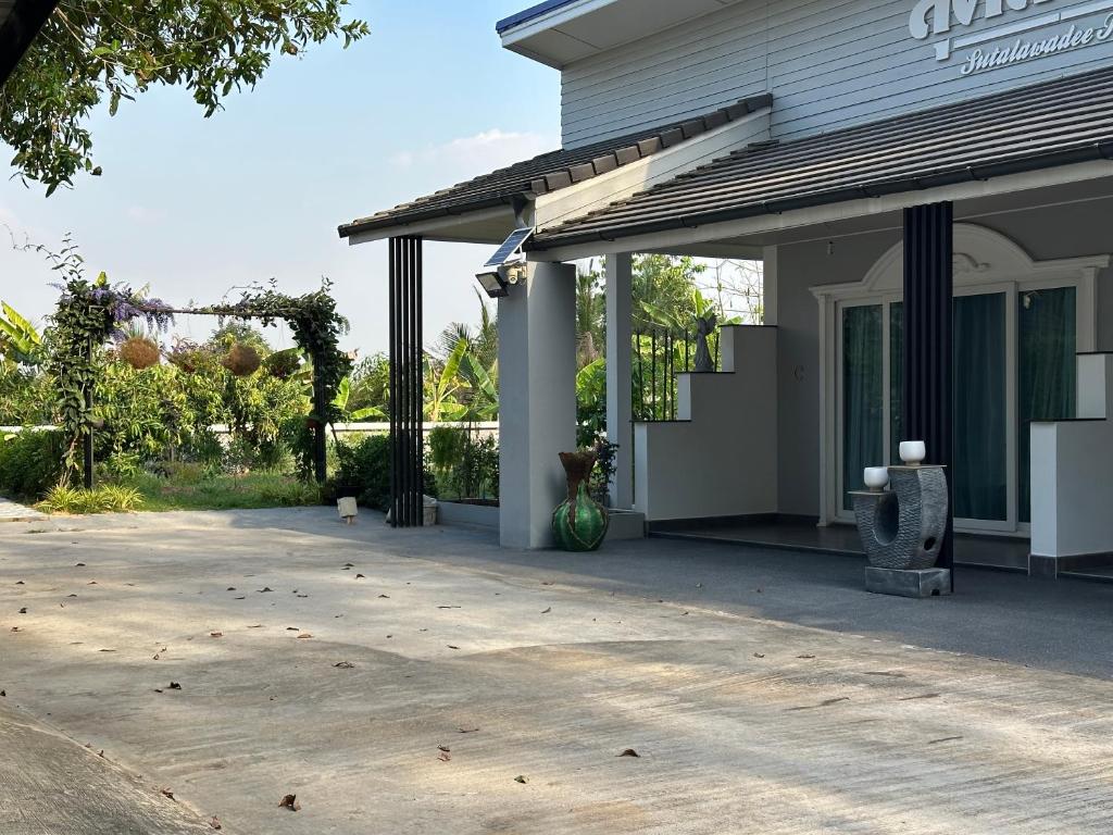 Sutalawadee Resort photo 3