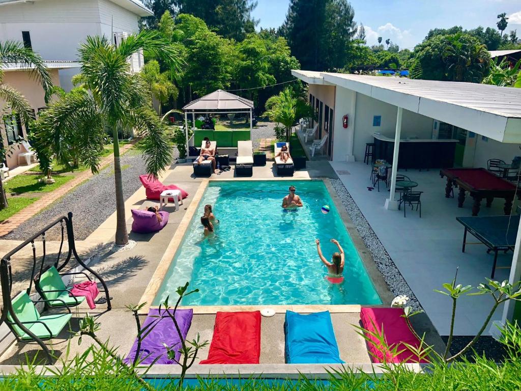 Samui Backpacker Hotel — photo 1