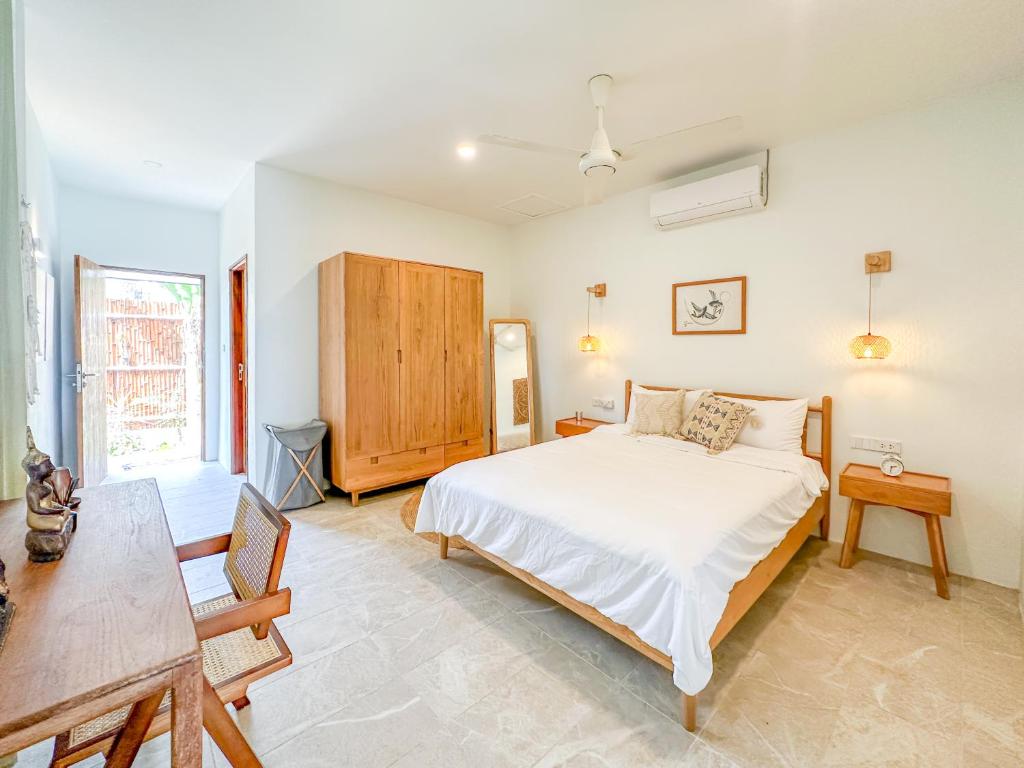 Stunning Boho Chic Beach Bungalow photo 2