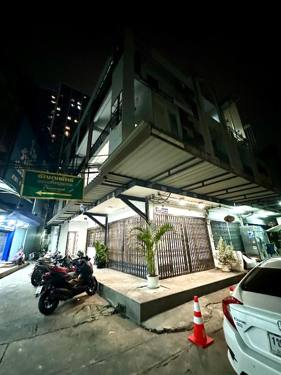 The White Den Chatuchak photo 2