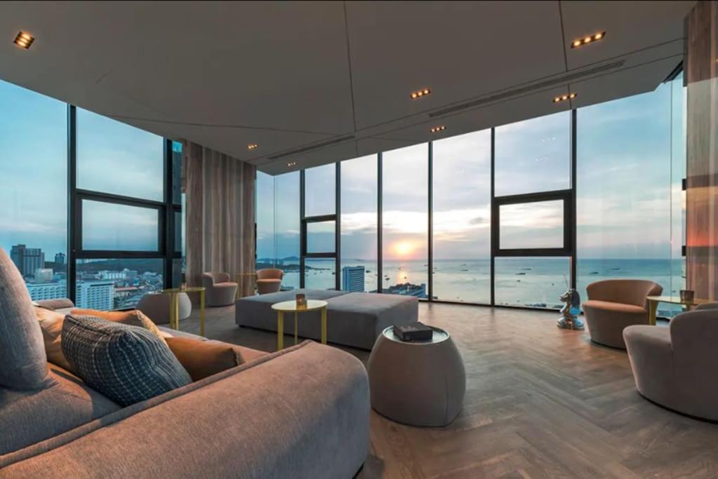 Sea View 2 Bed Room At Great Central Location photo 2