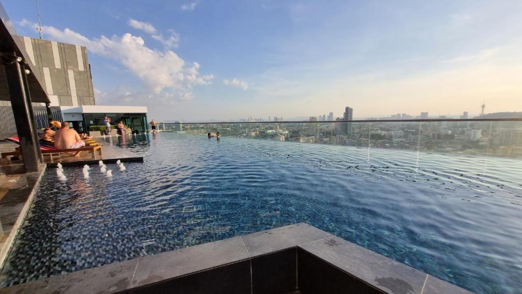 The Base Central Pattaya Apart — photo 1